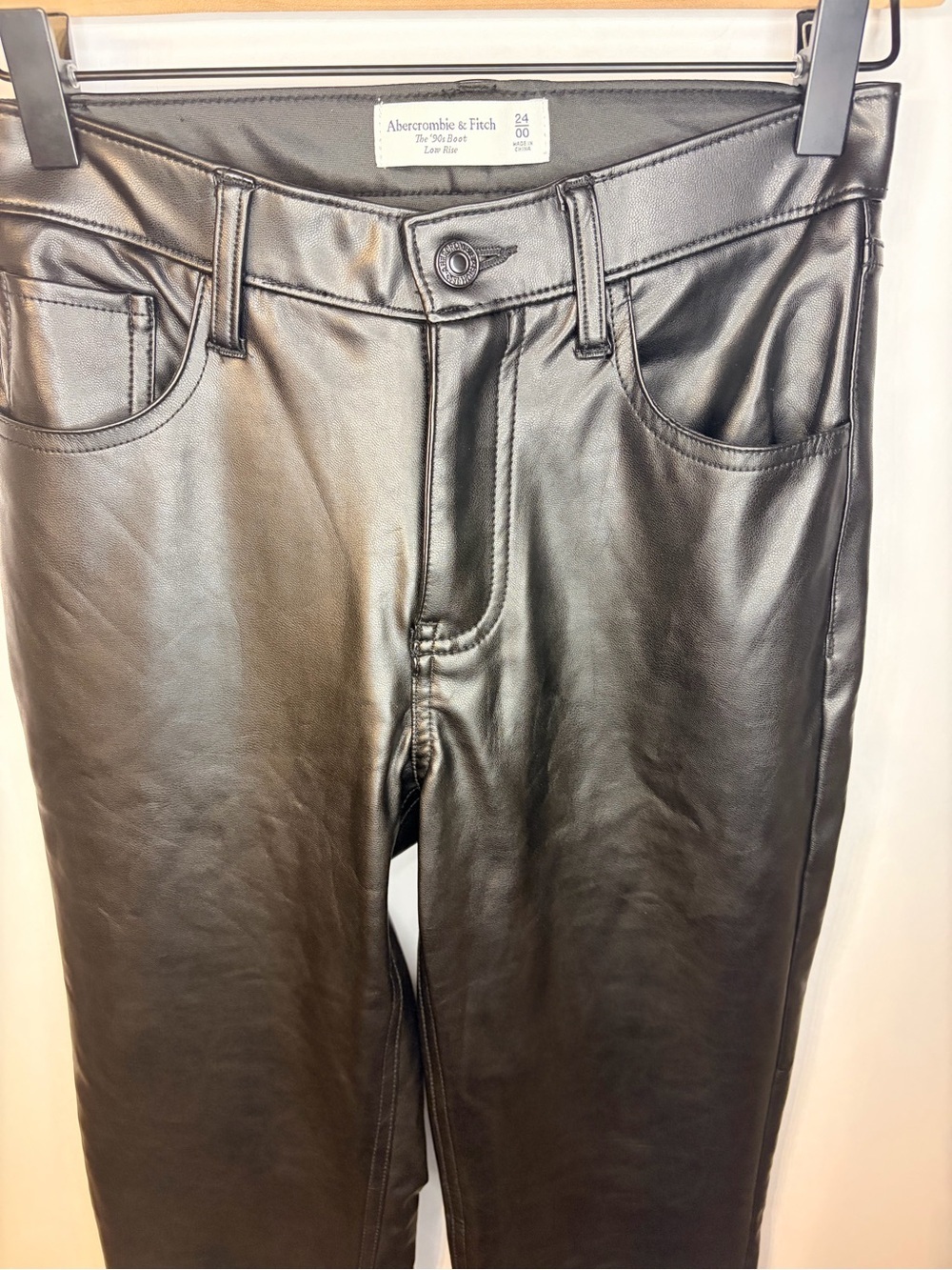 Abercrombie & Fitch Black The ‘90s Boot Low Rise Vegan Leather Pants, Size 24/00 - Picture 3 of 9